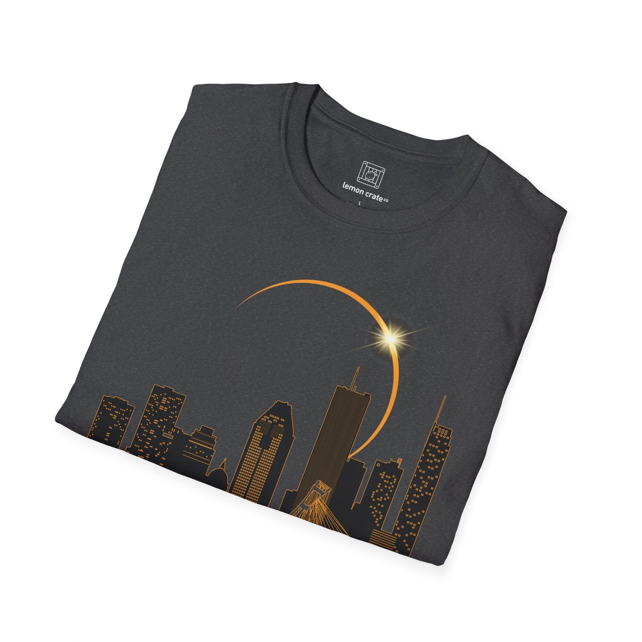 Montreal Quebec Solar Eclipse 2024 Cityscape Silhouette Unisex T-Shirt